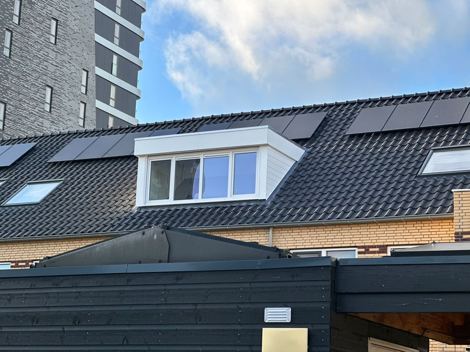 Afgewerkte dakkapel in het dakvlak